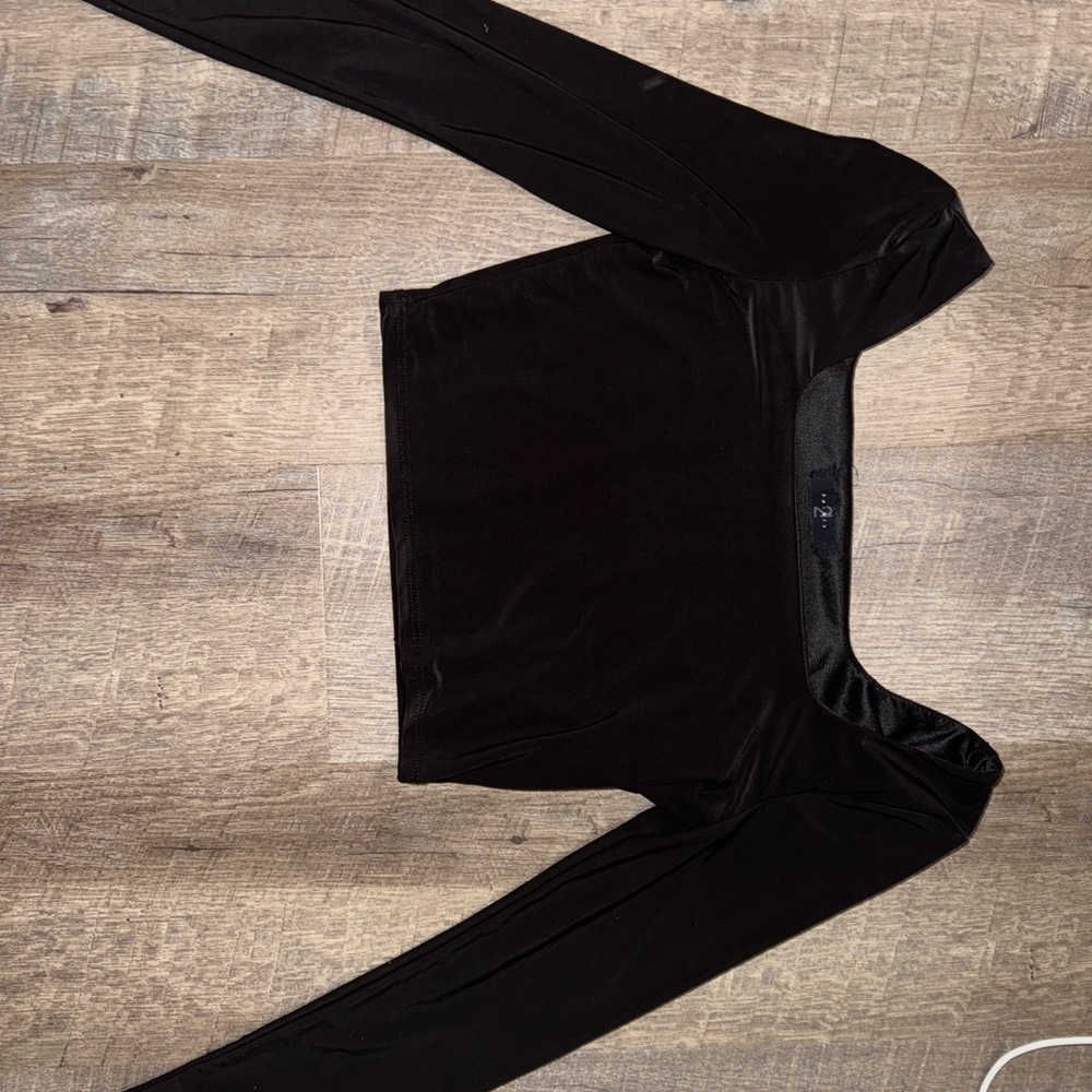 Black Long Sleeve Crop Top - Picture 2 of 2